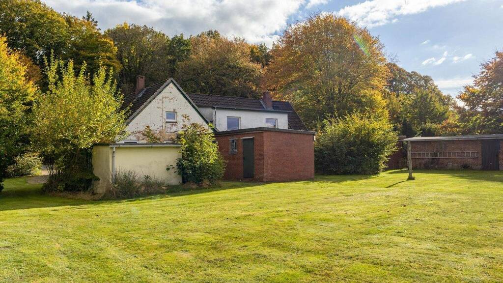 Mehrfamilienhaus zum Kauf 10 Zimmer 200 m² 2.313 m² Grundstück frei ab sofort Kölln-Reisiek 25337