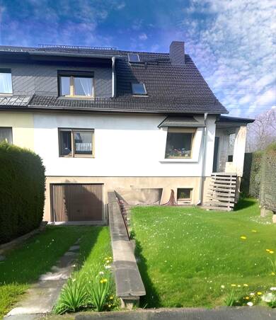 Doppelhaushälfte zum Kauf 169.500 € 7 Zimmer 136 m² 690 m² Grundstück frei ab 01.10.2025 Saalfeld Saalfeld 07318
