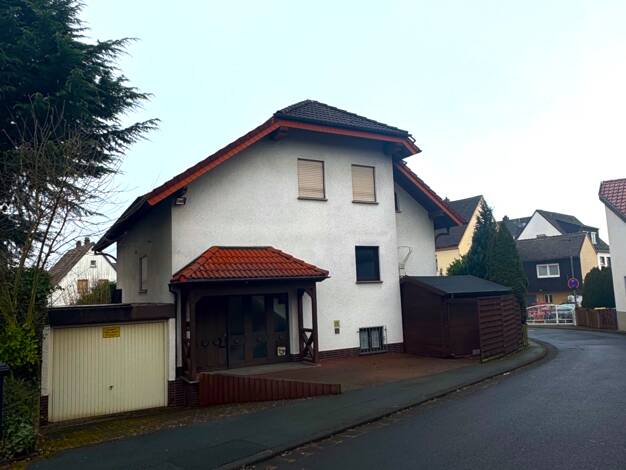 Einfamilienhaus zum Kauf provisionsfrei 549.000 € 7 Zimmer 198 m² 383 m² Grundstück frei ab sofort Dorlar Lahnau 35633