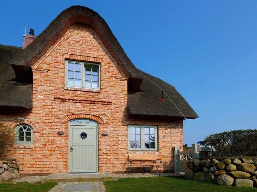 Doppelhaushälfte zum Kauf provisionsfrei 3.190.000 € 4 Zimmer 138 m² 550 m² Grundstück frei ab 01.04.2026 Wenningstedt 25996