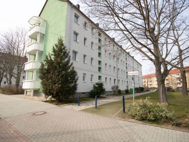 Wohnung zur Miete 439 € 3 Zimmer 58,4 m² 2. Geschoss Dessauer Straße 20 Frohe Zukunft Halle (Saale) 06118