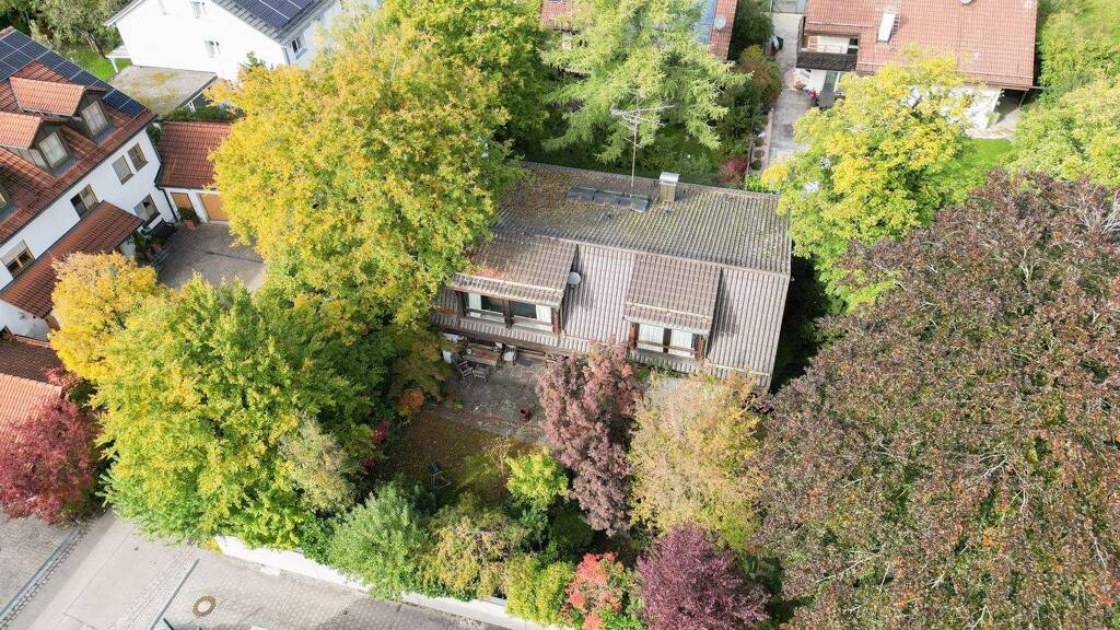 Haus zum Kauf 1.490.000 € 6 Zimmer 240 m² 1.000 m² Grundstück Baldham Vaterstetten 85598