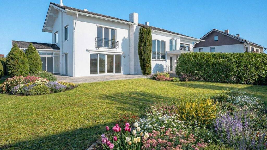 Immobilie in Raisting - AIGNER - Großzügiges Einfamilienhaus mit Einliegerwohnung und Bergblick in Raisting - Bild 0