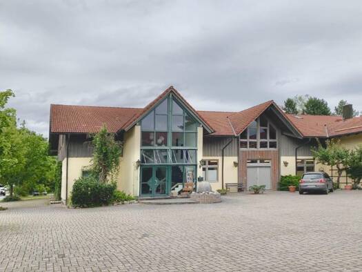 Büro zur Miete provisionsfrei 1.100 € 1 Zimmer 108 m² Bürofläche Riedering Riedering 83083