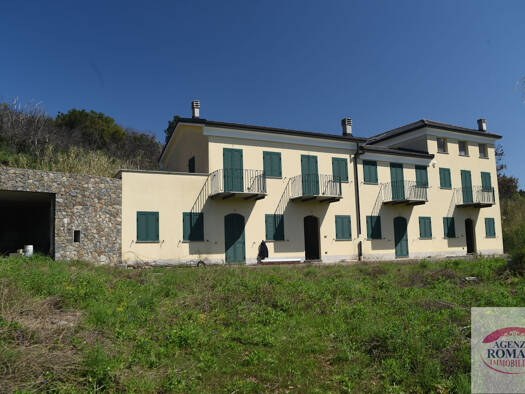 Mehrfamilienhaus zum Kauf 1.300.000 € 18 Zimmer 550 m² 74.500 m² Grundstück frei ab sofort via Ciantagalletto Superiore Savona 17100