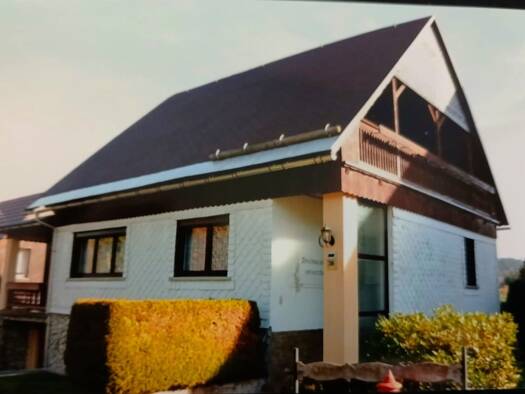 Einfamilienhaus zum Kauf provisionsfrei 250.000 € 6 Zimmer 175 m² 614 m² Grundstück Zum Hochwald 38 Scheibe-Alsbach Neuhaus am Rennweg 98724