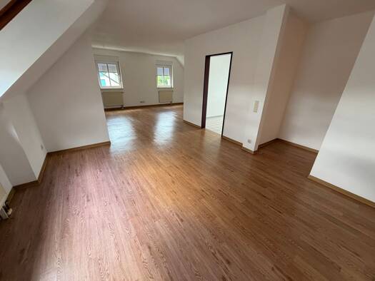 Wohnung zur Miete 922 € 3 Zimmer 96 m² Geschoss 3/3 frei ab sofort Finkenschlag 55 Eigenes Heim Fürth 90766