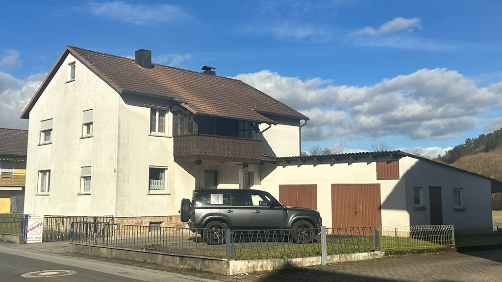 Einfamilienhaus zum Kauf 199.000 € 6 Zimmer 191 m² 1.150 m² Grundstück frei ab 01.03.2026 Neustädter Straße 12 Burglauer 97724