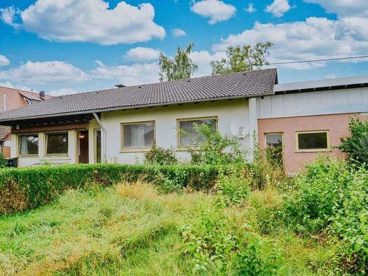 Einfamilienhaus zum Kauf 215.000 € 4,5 Zimmer 118 m² 1.636 m² Grundstück Neuhausen Königsfeld im Schwarzwald 78126