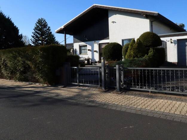 Einfamilienhaus zum Kauf provisionsfrei 450.000 € 8 Zimmer 139 m² 978 m² Grundstück frei ab 01.02.2026 Offheim Limburg 65555