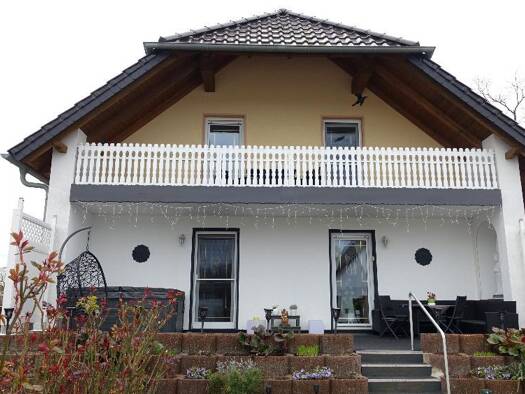 Einfamilienhaus zum Kauf 470.000 € 6 Zimmer 258 m² 574 m² Grundstück Senftenberg 01968