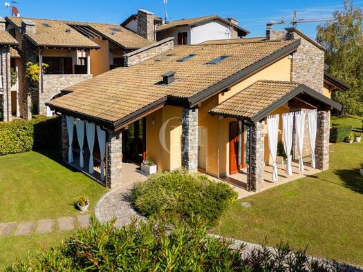 Villa zum Kauf 895.000 € 9 Zimmer 268 m² 450 m² Grundstück Desenzano del Garda 25015