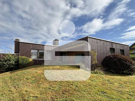 Einfamilienhaus zum Kauf 315.000 € 6 Zimmer 150 m² 1.176 m² Grundstück Oberviechtach 92526