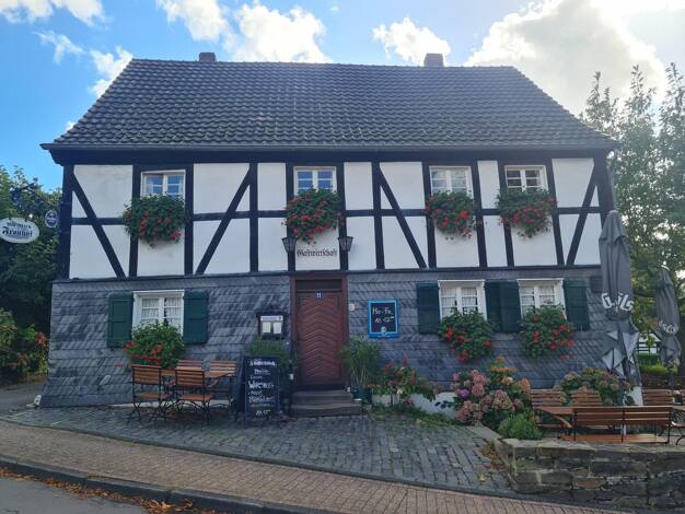 Mehrfamilienhaus zum Kauf provisionsfrei 849.000 € 14 Zimmer 370 m² 700 m² Grundstück Herkenrath Bergisch Gladbach 51429