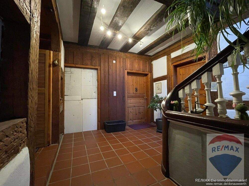 Immobilie in Thalmässing - Großzügige 5-Zimmer-Wohnung mit Garten, Sauna, Wintergarten & Hobbyraum - Wohnen mit Wohlfühlgarantie! - Bild 2