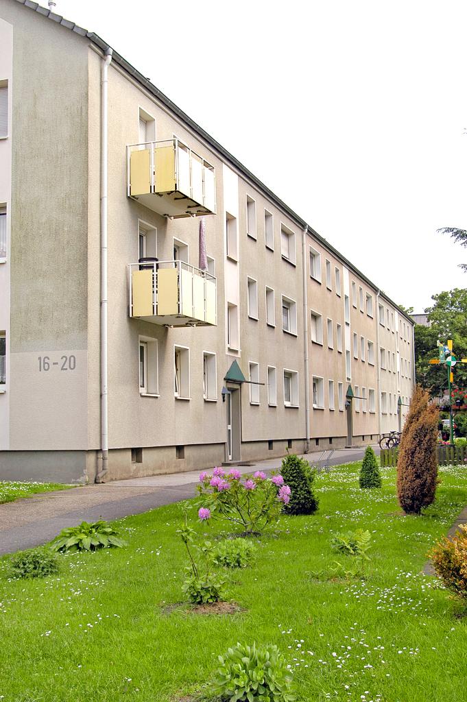 Wohnung zur Miete 369 € 2 Zimmer 40,5 m²<br/>Wohnfläche EG<br/>Geschoss Biegerfelder Weg 18 Huckingen Duisburg 47259