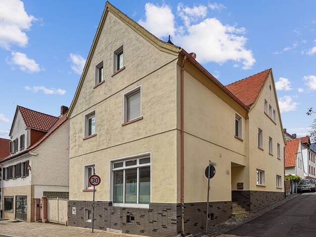 Mehrfamilienhaus zum Kauf 598.000 € 9 Zimmer 313,9 m² 269 m² Grundstück Kilianstädten Schöneck 61137