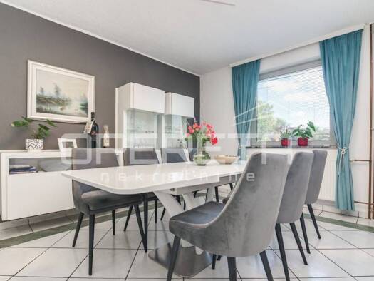 Haus zum Kauf 399.000 € 8 Zimmer 330 m² Dugo Selo