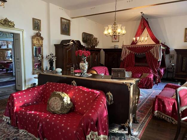 Hotel zum Kauf 2.800.000 € 2.410 m² Gastrofläche 23.836 m² Grundstück Reichenbach Reichenbach 02894