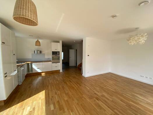 Doppelhaushälfte zur Miete 3.400 € 7 Zimmer 125 m² 150 m² Grundstück frei ab 15.01.2026 Leinfelden Leinfelden-Echterdingen 70771