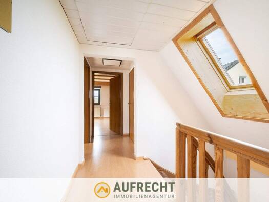 Haus zum Kauf 599.800 € 4 Zimmer 121 m² 500 m² Grundstück frei ab 01.03.2026 Walkertshofen Erdweg 85253