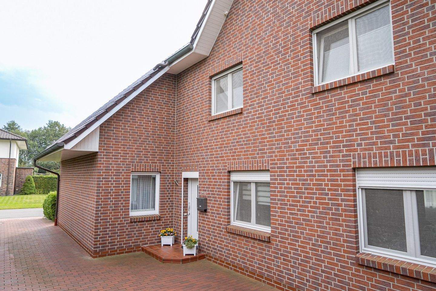 Immobilie in Barßel - Traumhaftes Familienhaus mit Einliegerwohnung, Wintergarten, Doppelcarport, PV-Anlage, u.v.m. - Bild 3