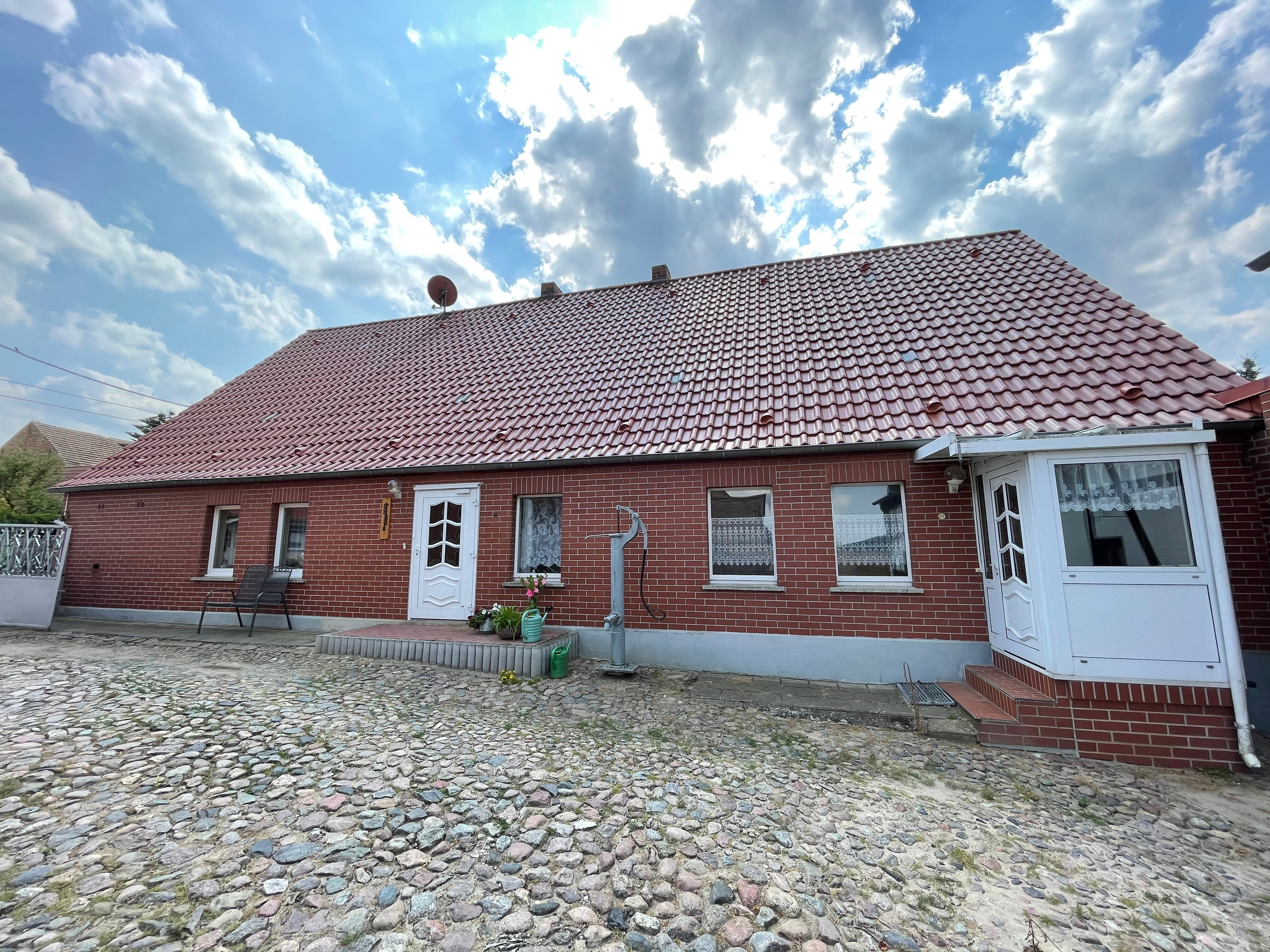 Mehrfamilienhaus zum Kauf 199.000 € 8 Zimmer 197 m²<br/>Wohnfläche 4.622 m²<br/>Grundstück ab sofort<br/>Verfügbarkeit Schapow Nordwestuckermark 17291