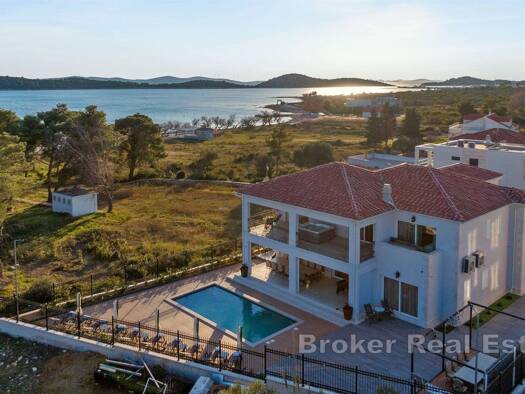 Haus zum Kauf 3.150.000 € 530 m² 1.000 m² Grundstück Sibenik