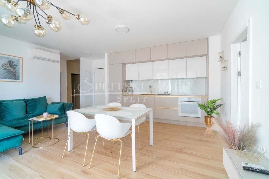 Wohnung zur Miete 1.200 € 2 Zimmer 60 m²<br/>Wohnfläche EG<br/>Geschoss znjan