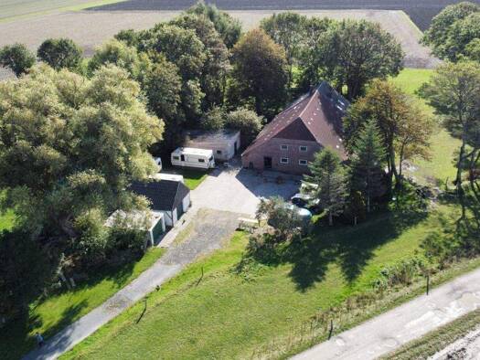 Mehrfamilienhaus zum Kauf provisionsfrei 435.000 € 10 Zimmer 147 m² 6.025 m² Grundstück Friederikensiel Wangerland 26434