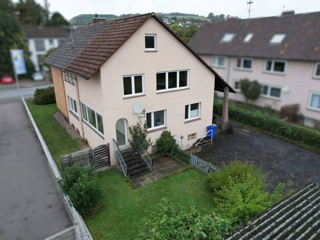 Einfamilienhaus zum Kauf 239.000 € 8 Zimmer 250 m² 1.061 m² Grundstück Beverungen 37688