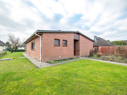 Bungalow zum Kauf 293.000 € 6 Zimmer 132 m² 935 m² Grundstück Drochtersen 21706