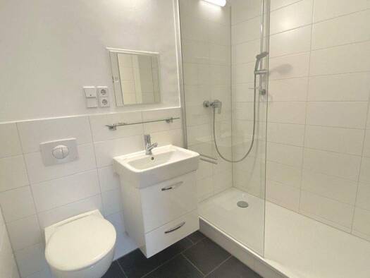 Wohnung zur Miete 470 € 3 Zimmer 68,8 m² 5. Geschoss frei ab sofort Schleizer Straße 2 Lusan Gera 07549