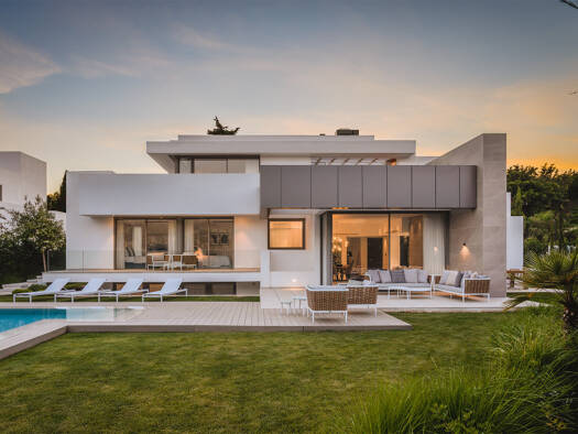 Villa zum Kauf 2.250.000 € 8 Zimmer 626 m² 804 m² Grundstück Estepona 29688