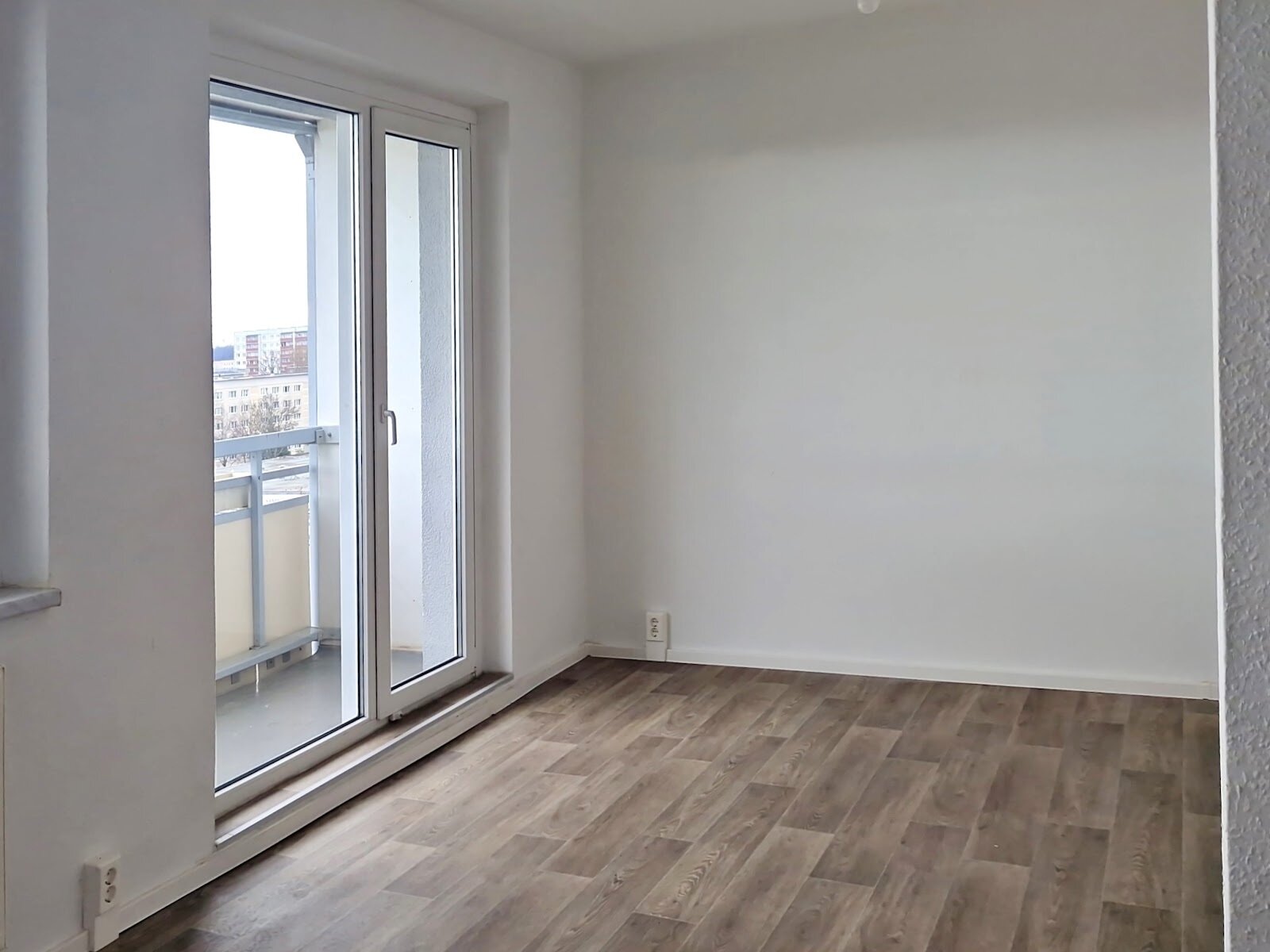 Wohnung zur Miete 274 € 1 Zimmer 36,5 m²<br/>Wohnfläche 2.<br/>Geschoss 01.02.2025<br/>Verfügbarkeit Zerbster Straße 27 Westliche Neustadt Halle (Saale) 06124