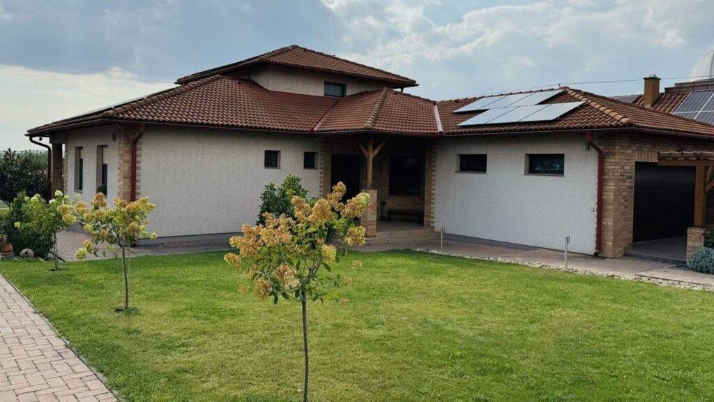 Einfamilienhaus zum Kauf provisionsfrei 535.000 € 5 Zimmer 221 m² 1.868 m² Grundstück Magyaralmás 8071