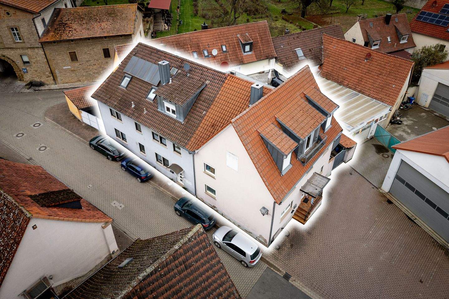 Immobilie in Mainstockheim - Attraktives Mehrfamilienhaus in Mainstockheim - Ideal für Kapitalanleger und Eigennutzer - Bild 0