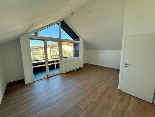 Wohnung zur Miete 880 € 3 Zimmer 63 m² Geschoss 1/2 Albstraße 3 Linsenhofen Frickenhausen 72636