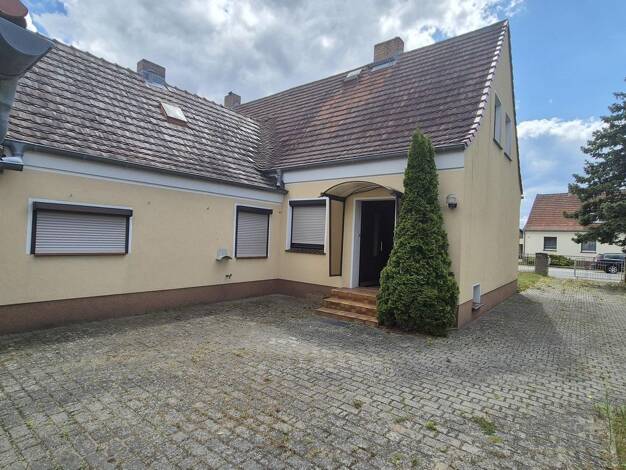 Doppelhaushälfte zum Kauf provisionsfrei 80.990 € 4 Zimmer 80,2 m² 587 m² Grundstück frei ab sofort Schleife 02959