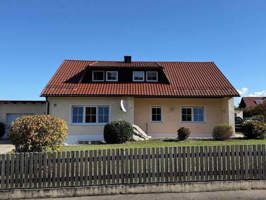 Mehrfamilienhaus zum Kauf 469.000 € 8 Zimmer 179 m² 1.149 m² Grundstück Fliederstraße 5 Trabitz Trabitz 92724