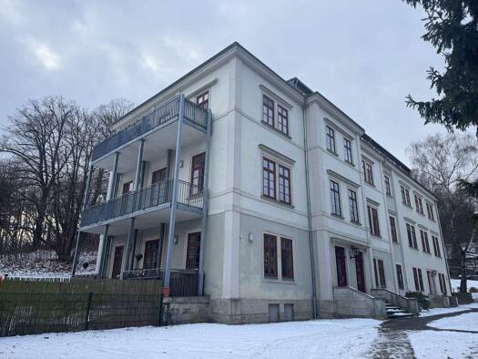 Wohnung zur Miete 1.700 € 5 Zimmer 157,5 m² frei ab sofort Radebeul 01445