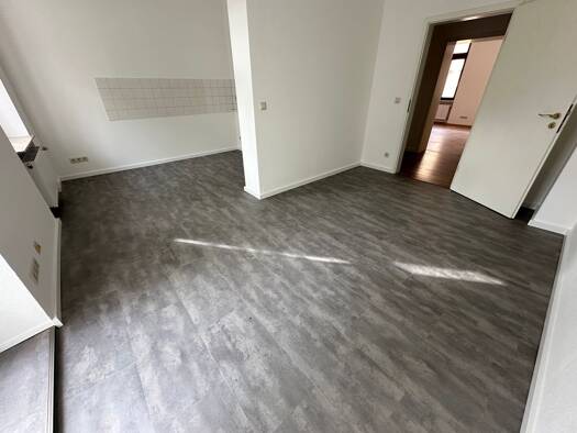 Wohnung zur Miete 375 € 2 Zimmer 67,5 m² 1. Geschoss Lohrstraße 3 Schloßchemnitz Schloßchemnitz 09113