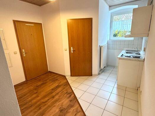 Wohnung zur Miete 180 € 30 m² 3 Geschosse frei ab sofort Ostviertel Gera 07546