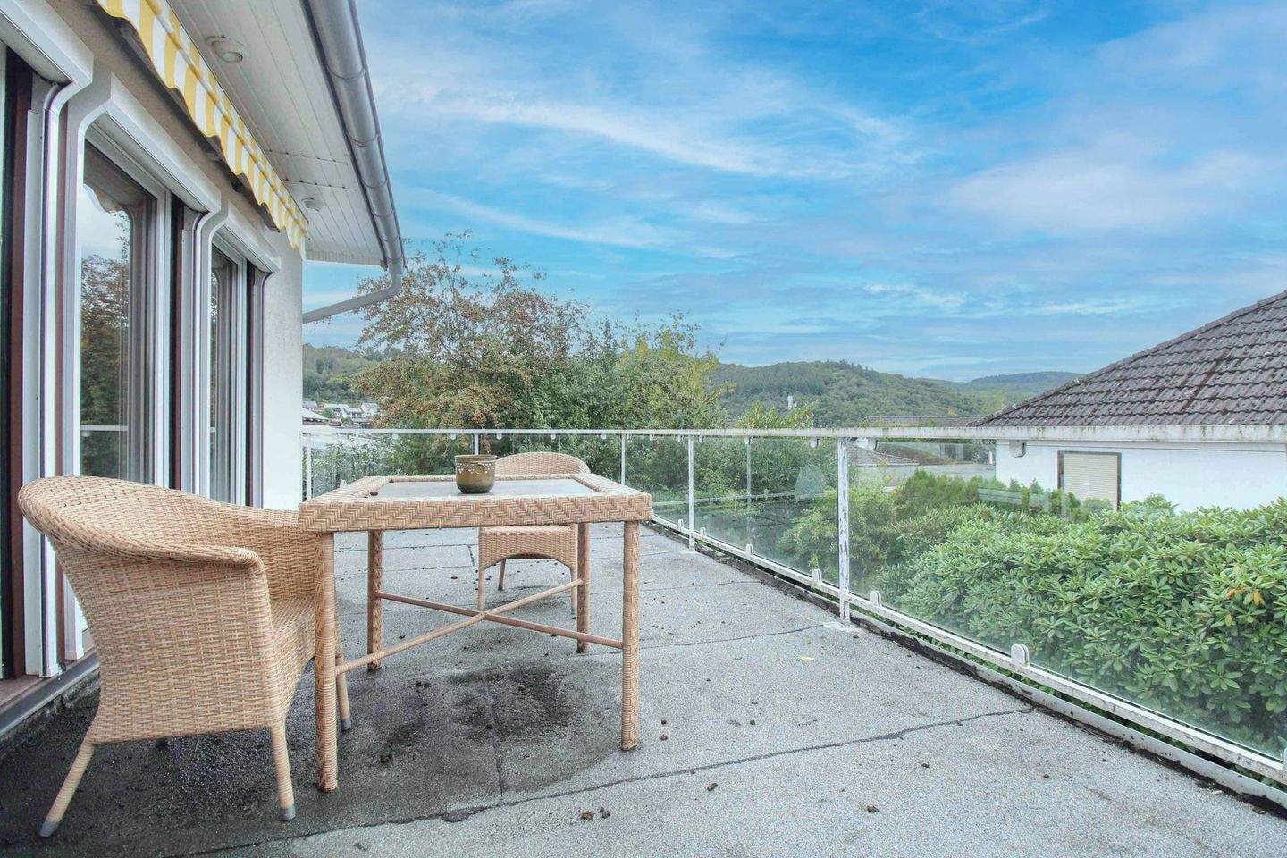 Immobilie in Eppstein - Großzügiges EFH mit Einliegerwohnung in Eppstein - ideal für Familien und Mehrgenerationenwohnen - Bild 1