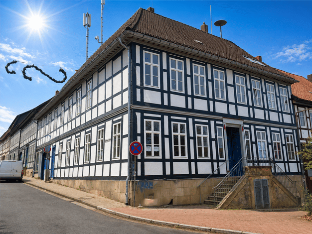 Mehrfamilienhaus zum Kauf als Kapitalanlage geeignet 600.000 € 11 Zimmer 305 m² 375 m² Grundstück Bodenburg Bad Salzdetfurth 31162