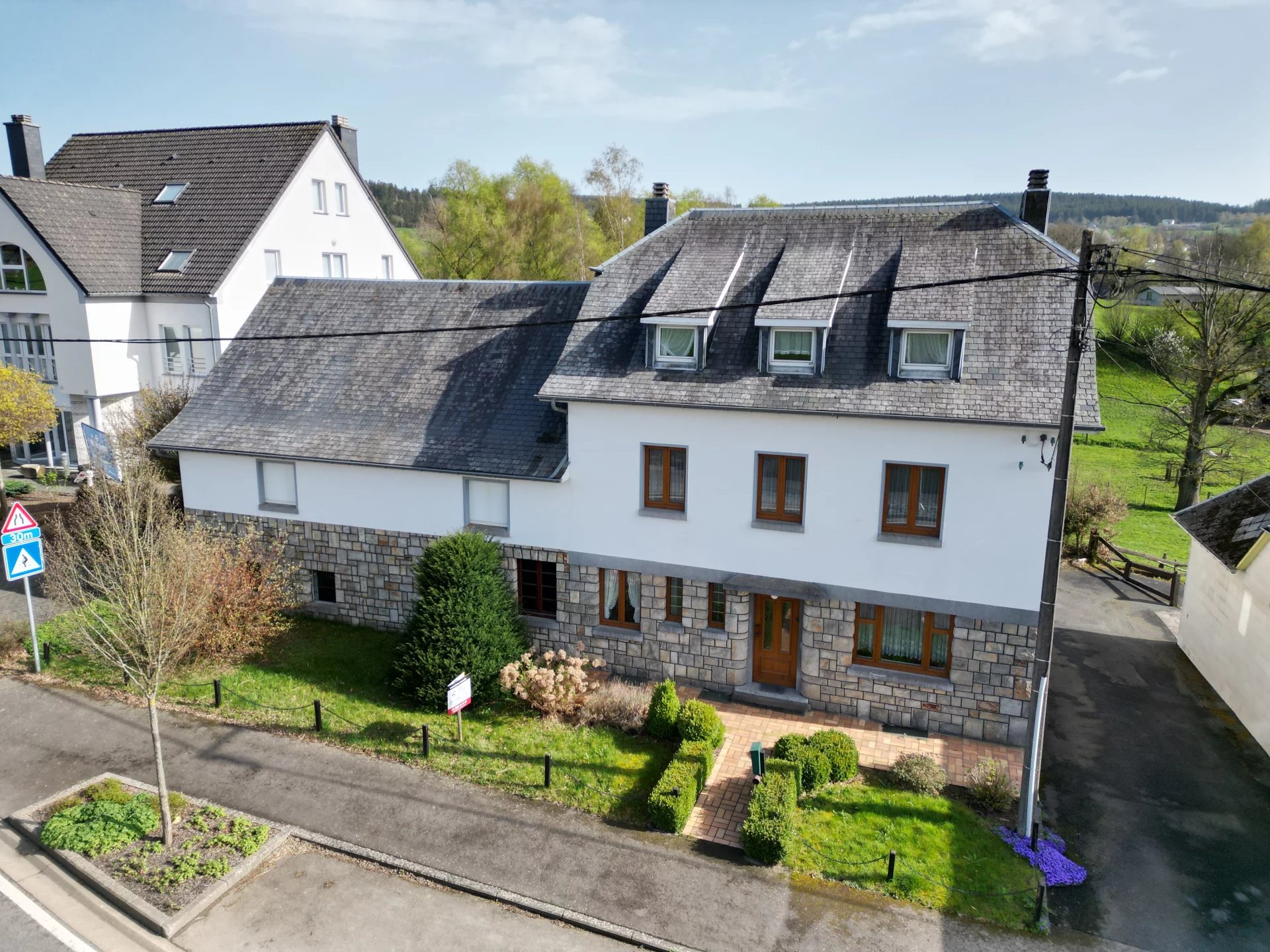 Einfamilienhaus zum Kauf provisionsfrei 320.000 € 6 Zimmer 120,6 m²<br/>Wohnfläche 2.074 m²<br/>Grundstück Zur Kaiserbaracke, Recht 18 Recht Saint-Vith 4780