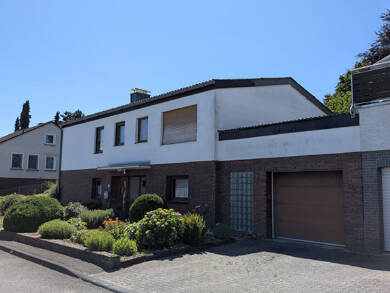 Einfamilienhaus zum Kauf 198.000 € 5 Zimmer 136 m² 1.395 m² Grundstück Helmscheid Korbach-Ortsteil 34497