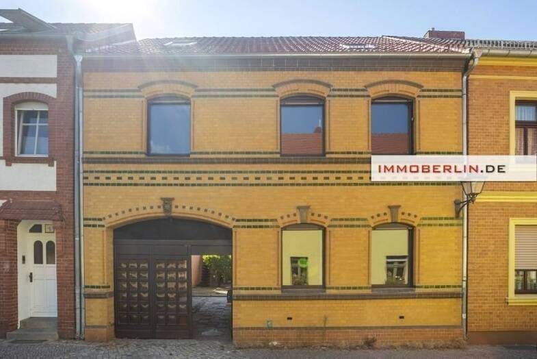 Mehrfamilienhaus zum Kauf 350.000 € 8 Zimmer 165 m² 213 m² Grundstück frei ab sofort Treuenbrietzen Treuenbrietzen 14929