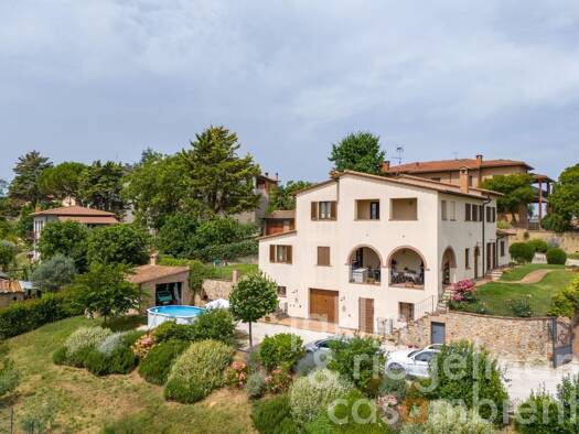 Haus zum Kauf 720.000 € 483 m² 1.256 m² Grundstück Città della Pieve 06062