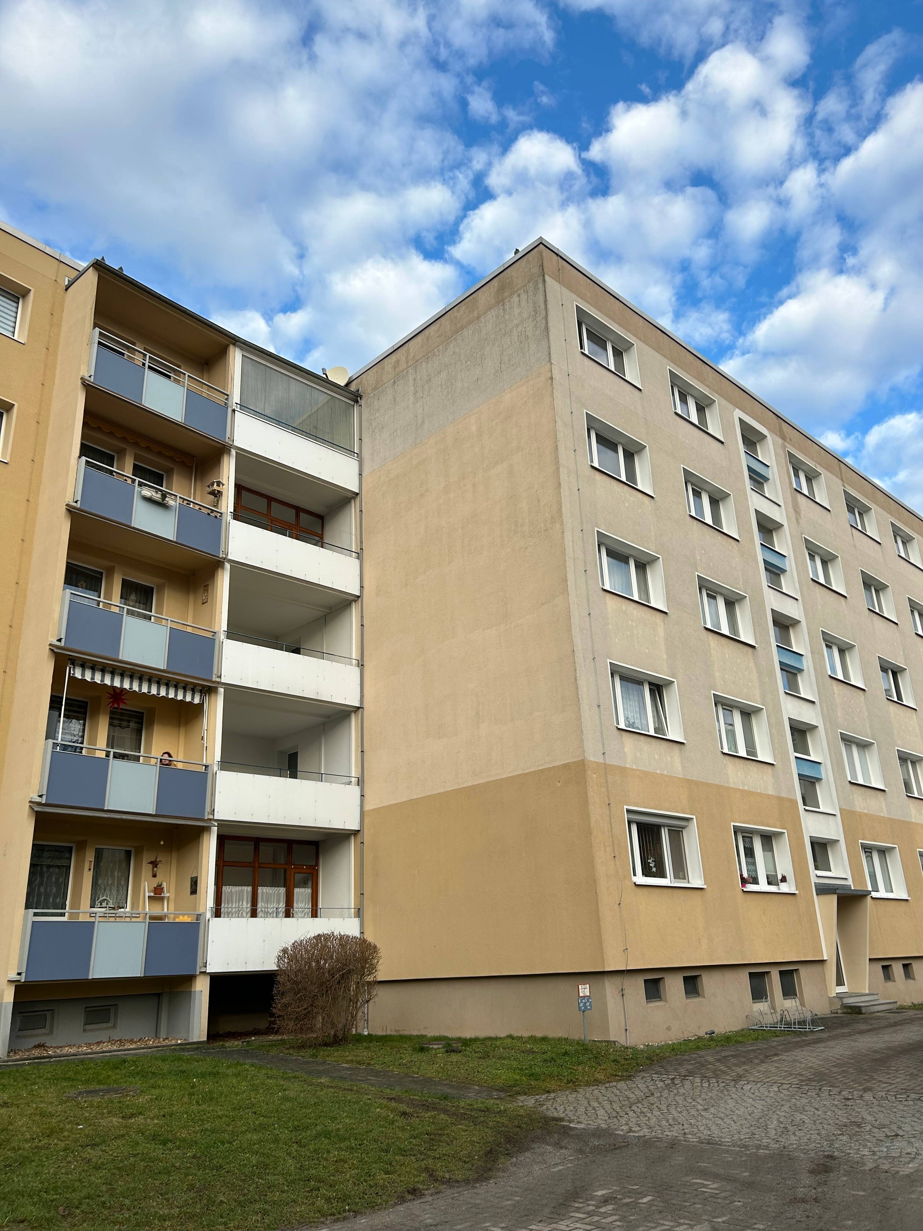 Wohnung zur Miete 322 € 3 Zimmer 58,5 m²<br/>Wohnfläche 4.<br/>Geschoss ab sofort<br/>Verfügbarkeit Fr.-Wolf-Straße 58 Bautzen Bautzen 02625